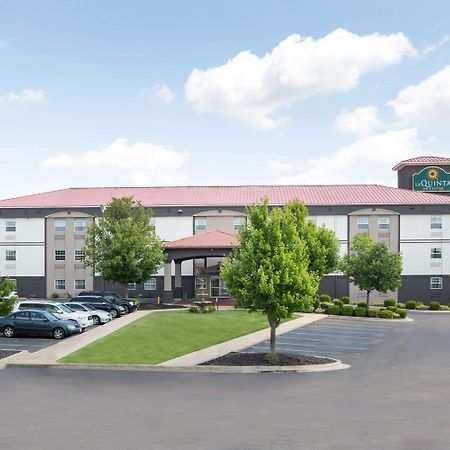 La Quinta By Wyndham Blue Springs Hotel Exterior photo